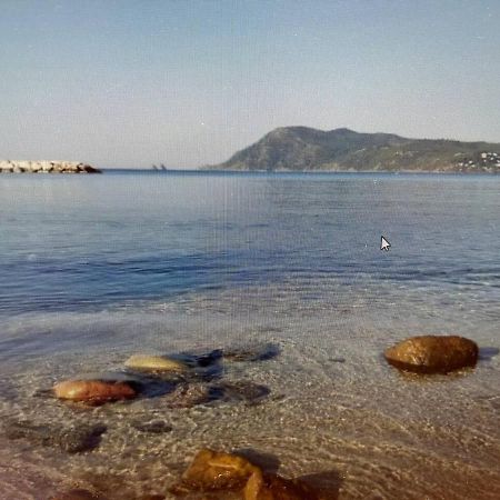 Pin Rollan Beach Сен-Мандрие-сюр-Мер Экстерьер фото